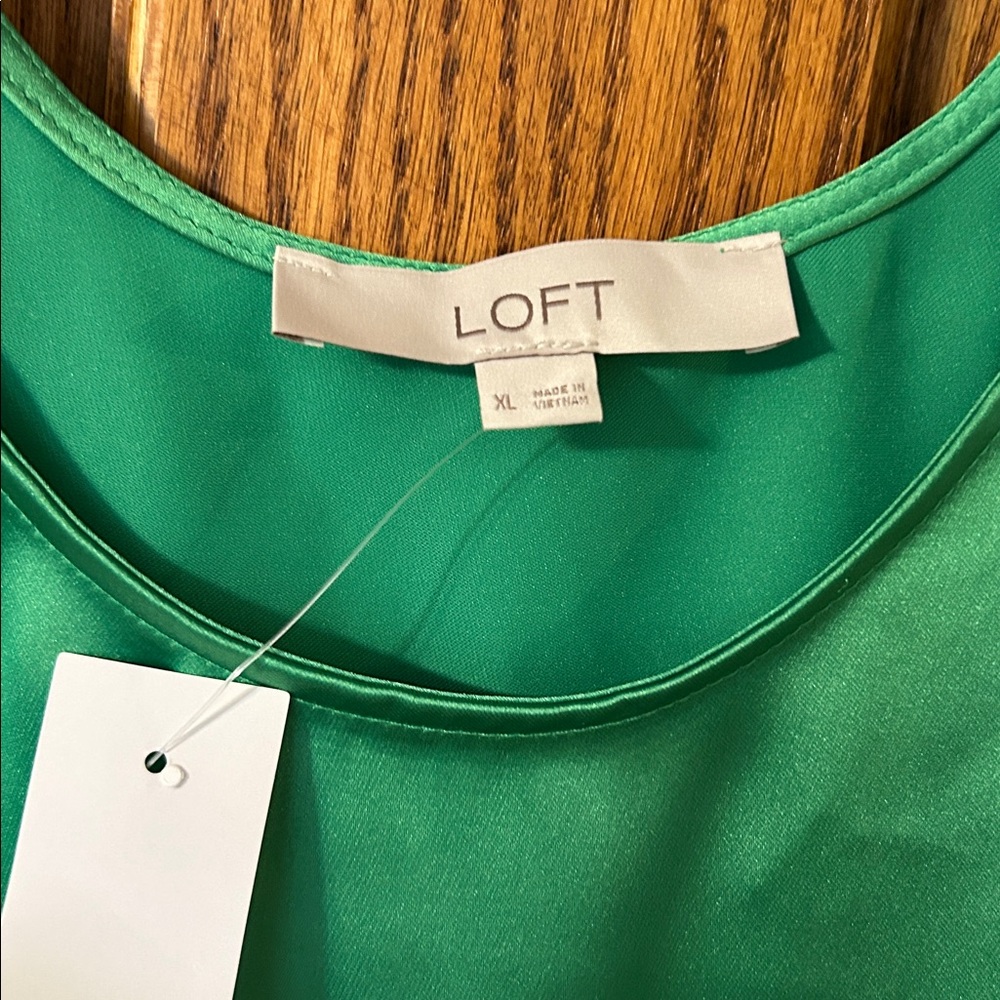 LOFT Emerald Sleeveless Top - Picture 2 of 6